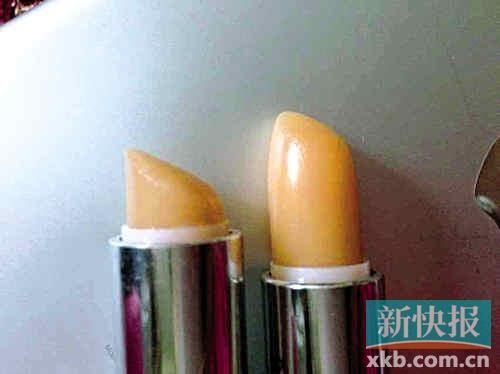 ■蘇小姐將其在專柜和聚美優(yōu)品購買的伊麗莎白雅頓唇膏對比，產(chǎn)品包裝和唇膏顏色明顯不同。