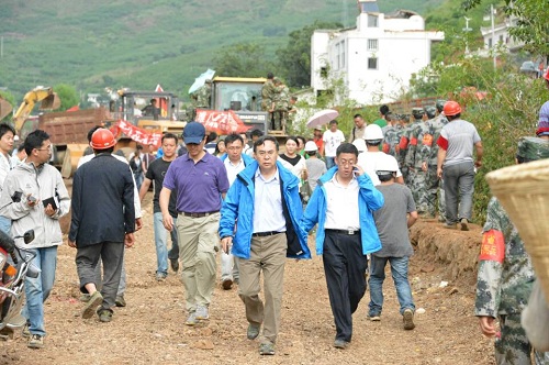 中國(guó)移動(dòng)劉愛(ài)力副總裁現(xiàn)場(chǎng)組織 抗災(zāi)保通信