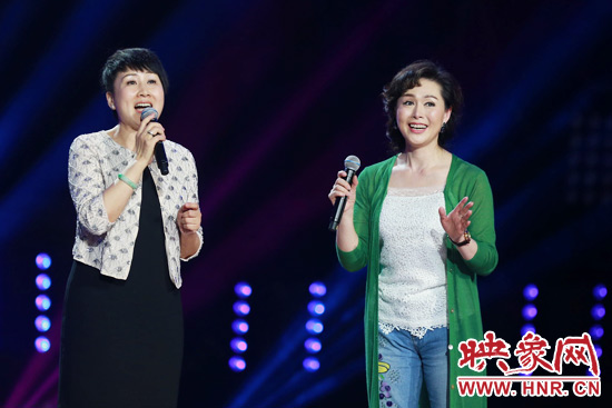 凱麗、馮玉萍姐妹重逢