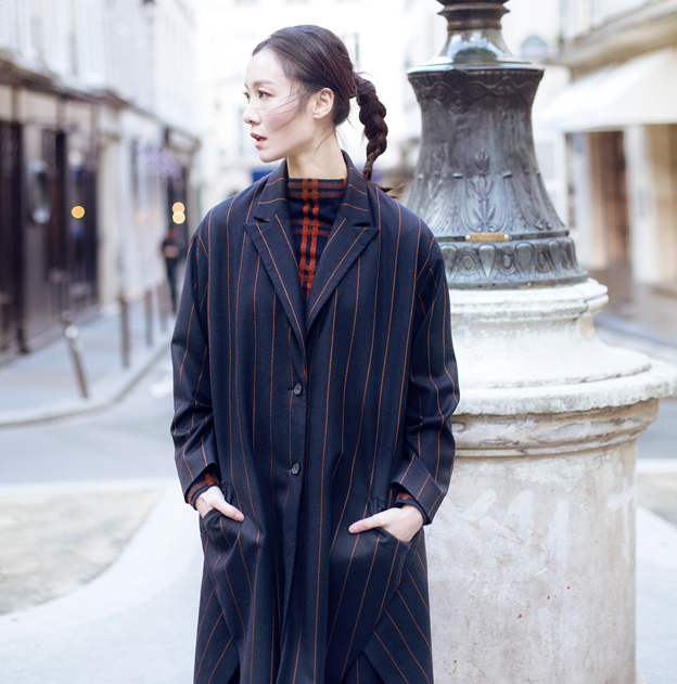 齊溪街拍大片多變 嫵媚清麗眼神迷人 齊溪街拍大片多變 嫵媚清麗眼神迷人