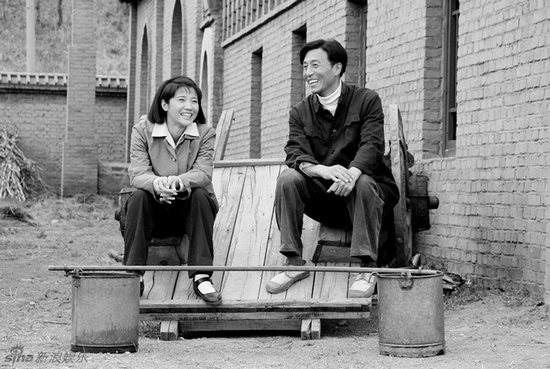 焦裕祿的妻子從縣委伙房借了小半桶水，焦裕祿說，這水是炊事員走四五里路擔來的，你這算剝削 《電視劇》焦