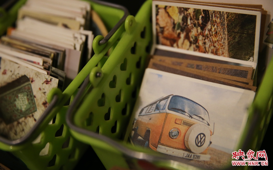 書(shū)店內(nèi)出售的書(shū)簽。