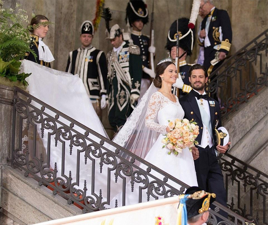 現(xiàn)實(shí)版“灰姑娘”！瑞典王子迎娶比基尼女模