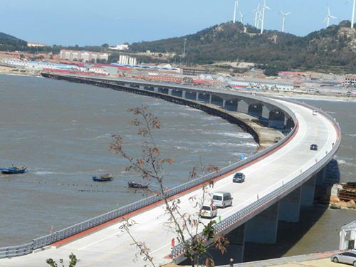 山東首座海島跨海大橋建成通車。（資料圖）
