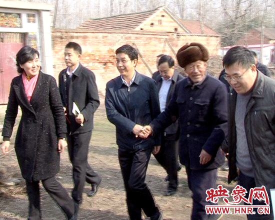 金冬江、李萬順、吳文立一行赴正陽縣慰問